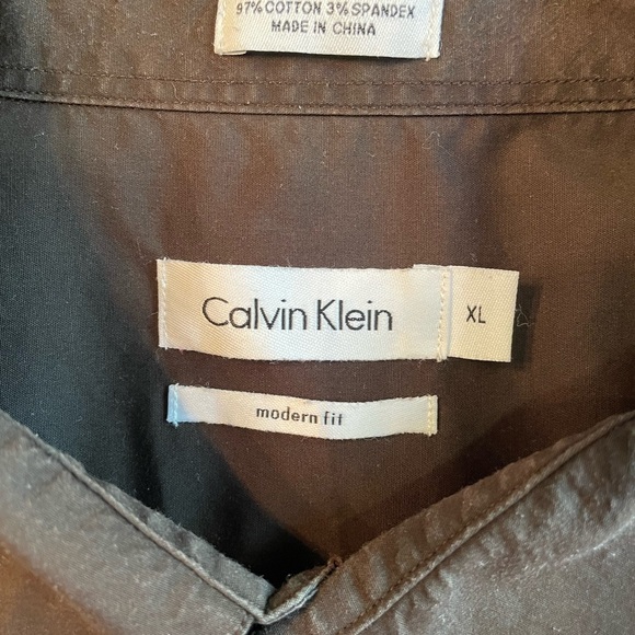 ⚡️ Calvin Klein Modern Fit Long Sleeve Buttoned Down Dress Shirt  - Size XL ⚡️ - Picture 8 of 9